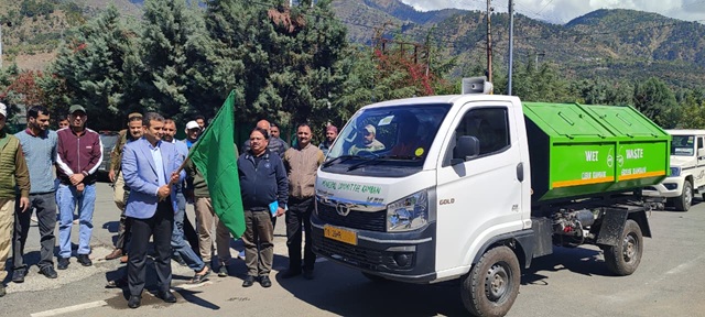 'DC Ramban hands over a Pickup Van to MC Ramban to strengthen segregation/door-to-door garbage collection '